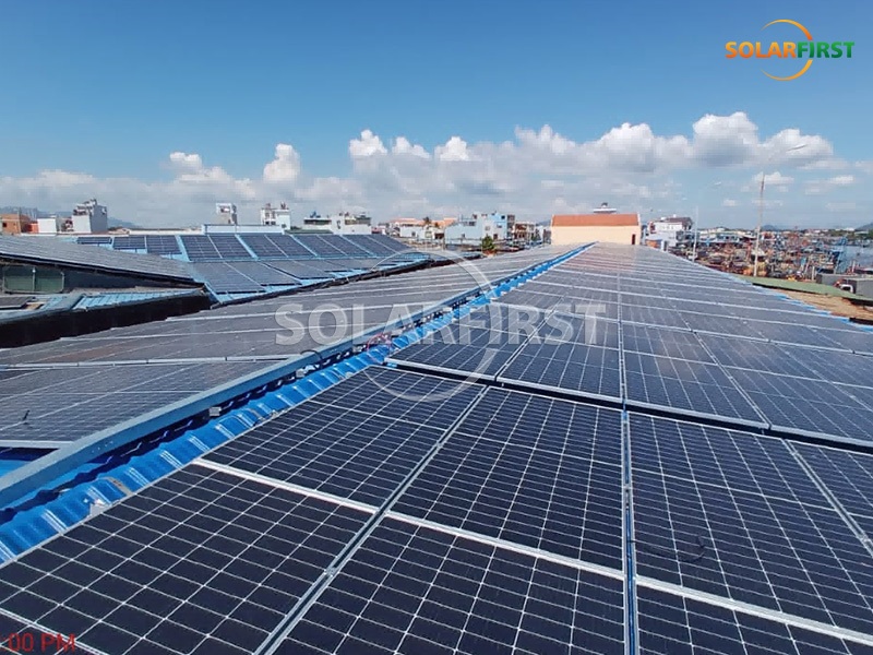 Instalación de tejas metálicas de 4 MWp en Vietnam