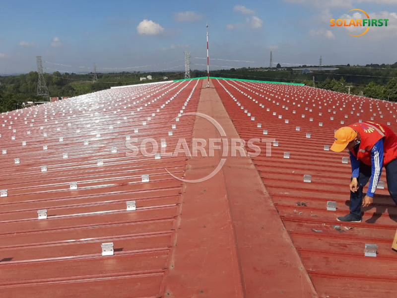 Instalación de tejas metálicas de 6 MWp en Vietnam