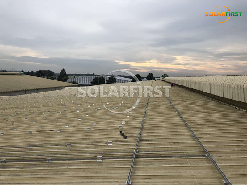 Instalación de tejas metálicas de 7,5 MWp en Vietnam