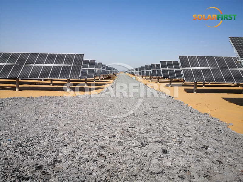 Seguimiento de un solo eje plano de 55 MWp en Shaanxi
