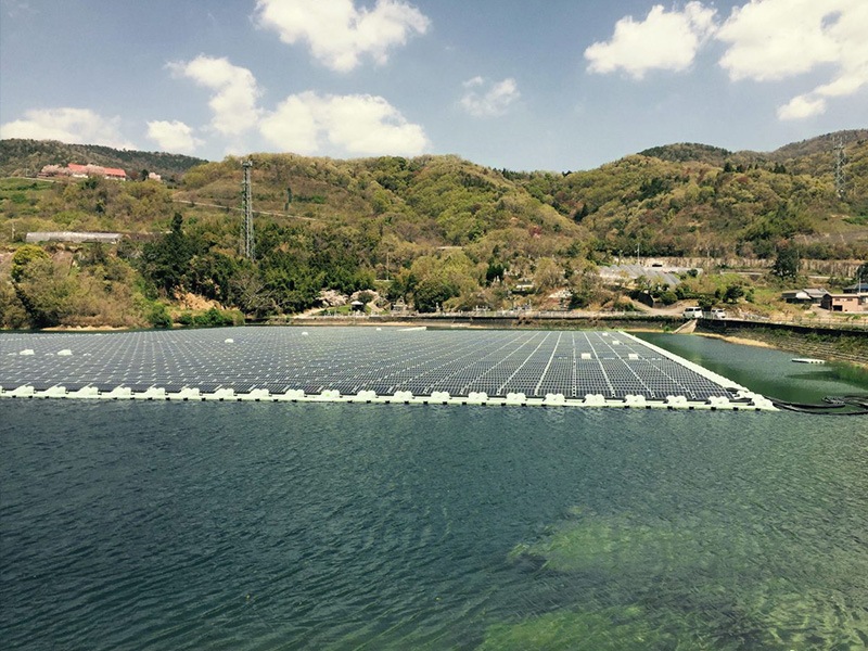 Parques solares flotantes: aprovechamiento de masas de agua para la generación de energía renovable