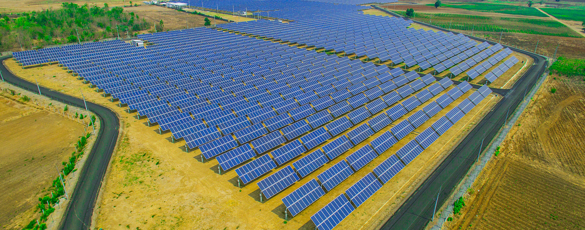 El proyecto de seguimiento de un solo eje de eje plano de 10 MW de Solar First en Tailandia se conectó a la red en diciembre de 2015.