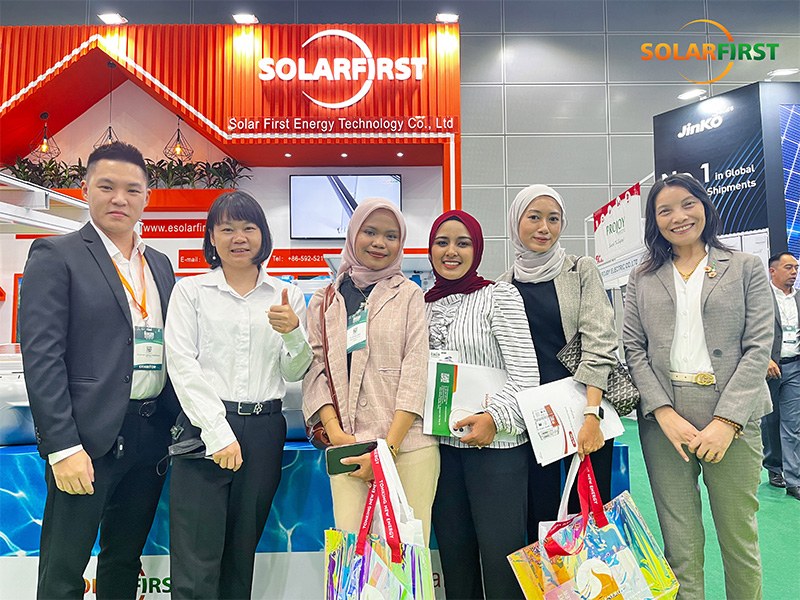 Solar First brilla en la Green Energy Exhibition de Malasia, atrayendo la atención con diversas soluciones fotovoltaicas.
