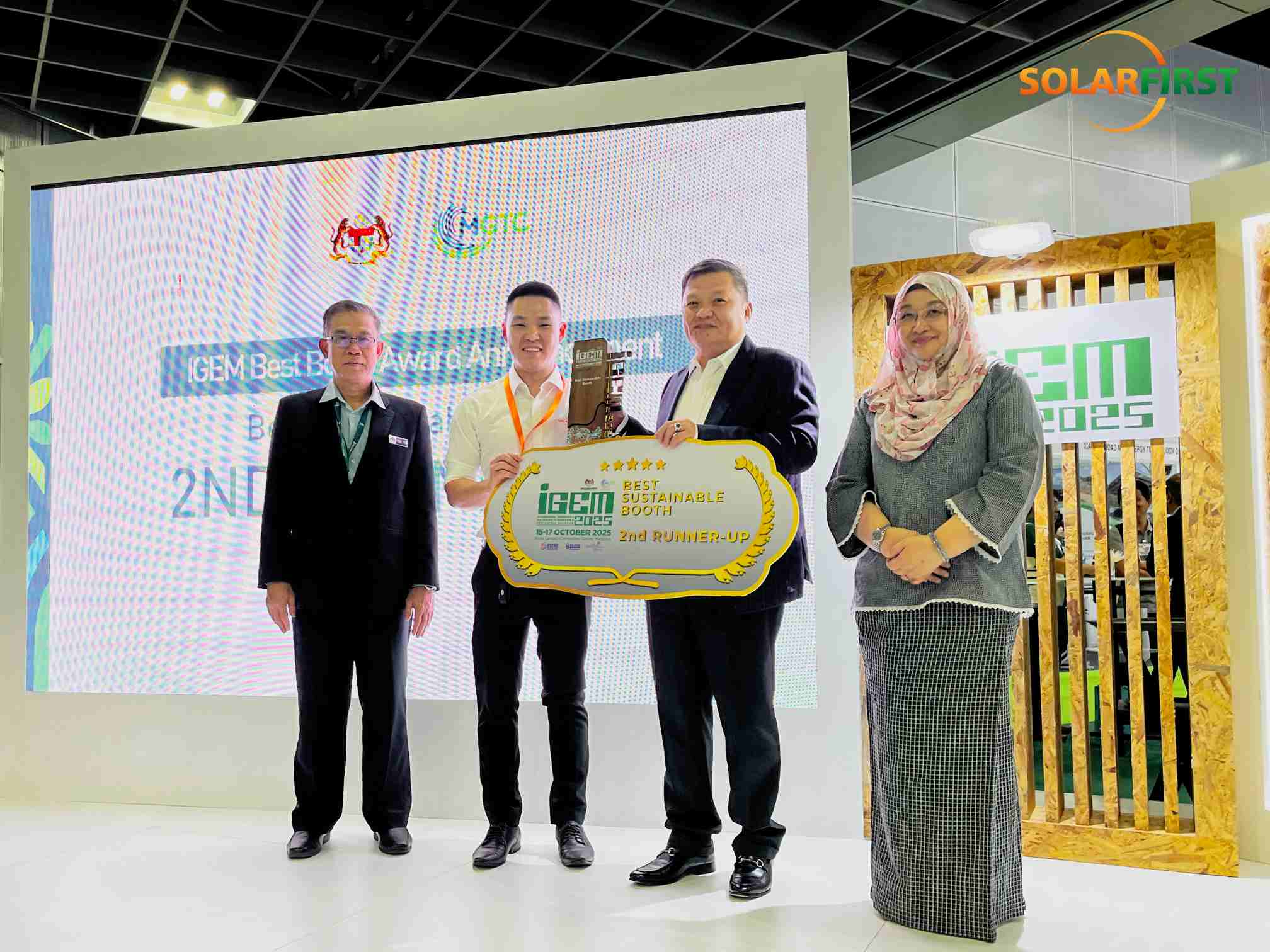 Solar First Group brilla en IGEM y consigue dos prestigiosos premios en su stand